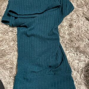 Teal Ribbed Knit Scarf